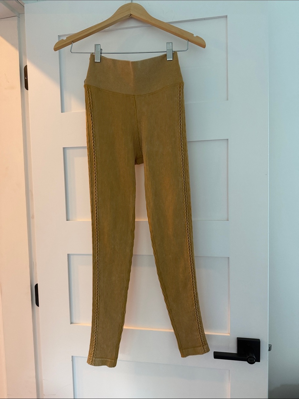 Ribbed High-Waist Women’s Jeggings in Mustard